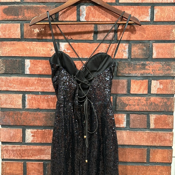 Hello Molly MY FEELS MIDI DRESS BLACK SEQUIN - Picture 13 of 13